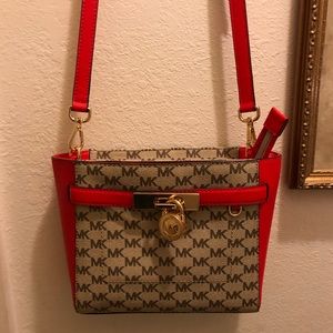 Micheal Kors crossbody bag